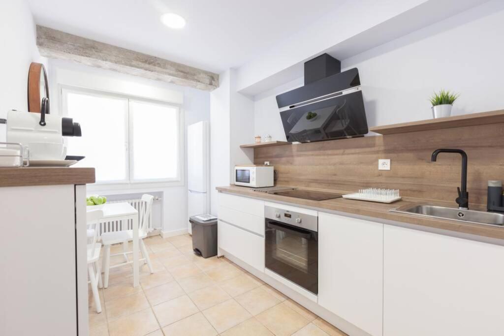סן סבסטיאן New Gorgeous Central Apartment - Beachfront - 3 Bd מראה חיצוני תמונה