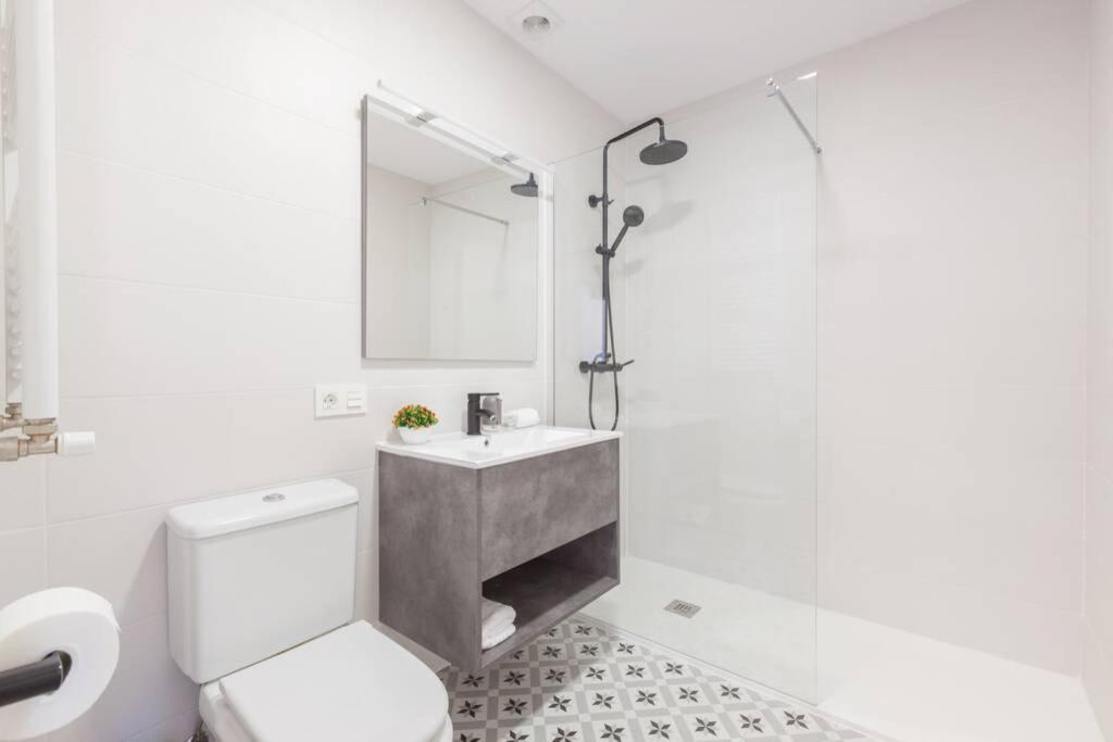 סן סבסטיאן New Gorgeous Central Apartment - Beachfront - 3 Bd מראה חיצוני תמונה